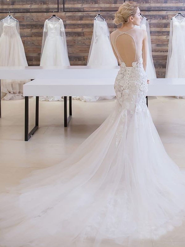 Elegant Mermaid Backless Lace Applique Wedding Dress