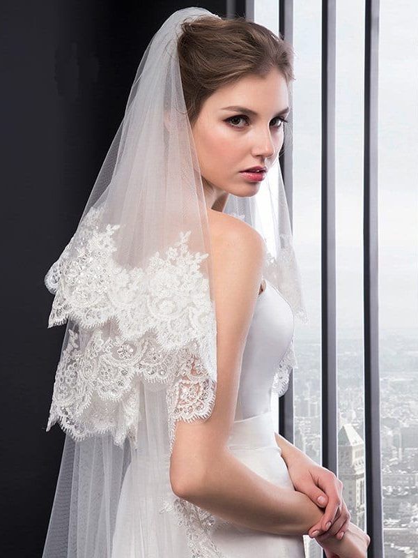 3m(total Length) Two Layers Elegant Long Wedding Lace Veil With Comb