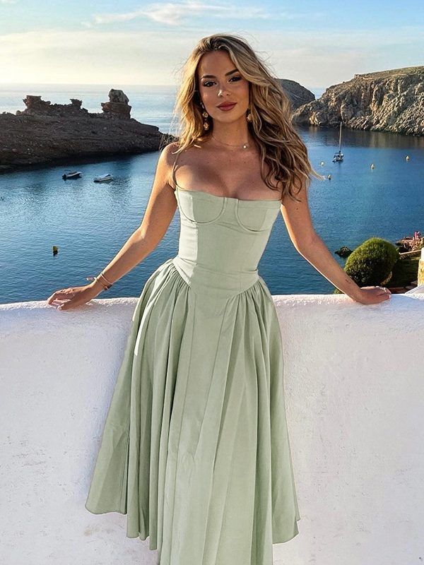 Elegant Slim Fit Maxi Dress in Dresses